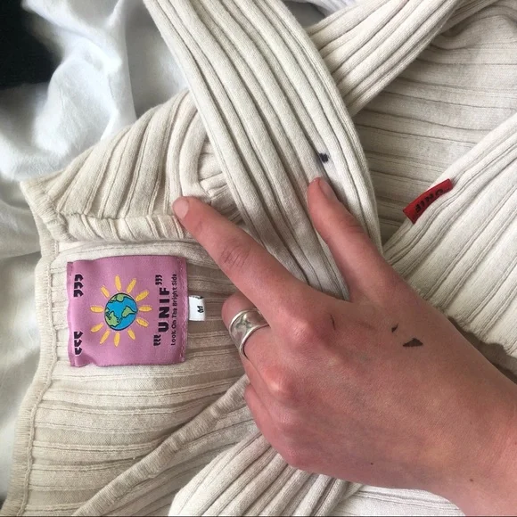 UNIF white cream ribbed knit longsleeve cardigan hook eye cardigan top size M - Picture 3 of 3